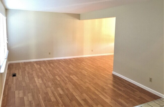 Foto del edificio - 3067 Summerhill Ct