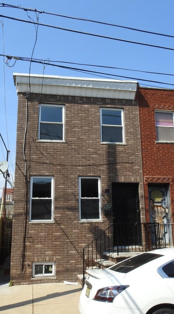 Photo - East Passyunk Crossing Three Bed House
