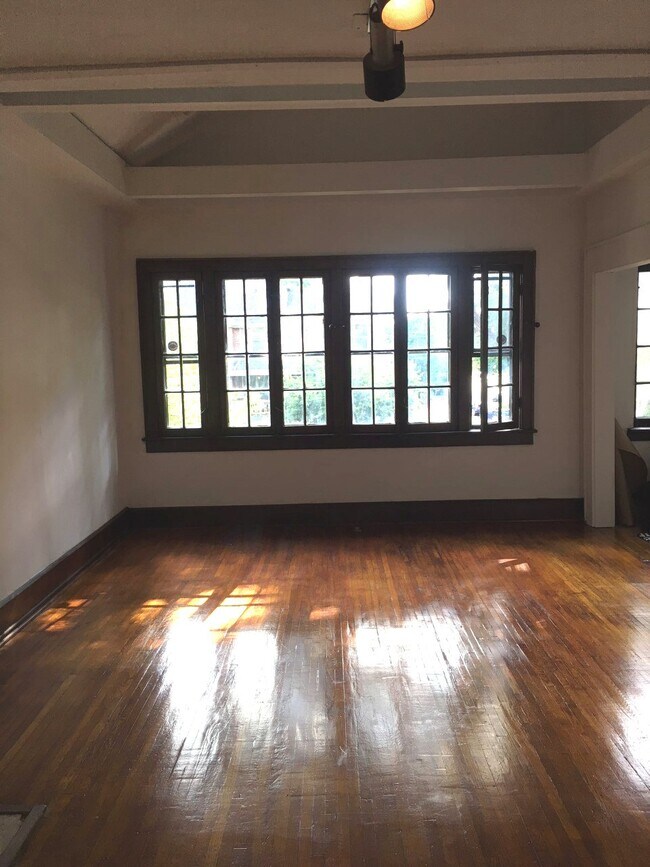 Foto del edificio - 830 Park St