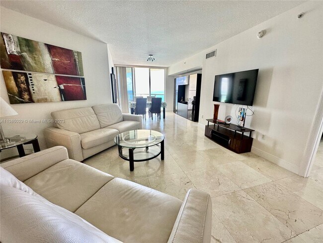 Building Photo - 16699 Collins Ave