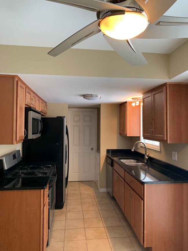 Foto del edificio - 1818 Whitney Dr