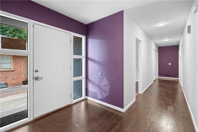 Foto del edificio - 1024 Hemphill Ave NW