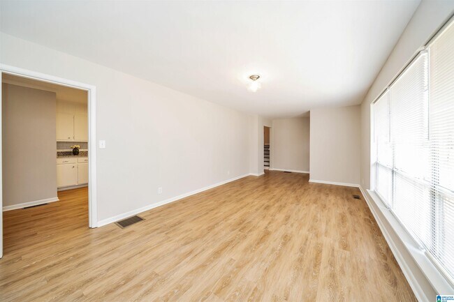 Building Photo - 2074 Nixon Rd