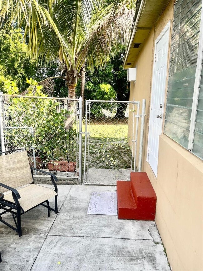 Foto del edificio - 3775 NW 13th St