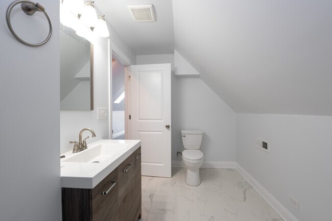 Foto del edificio - 4226 N Bernard St