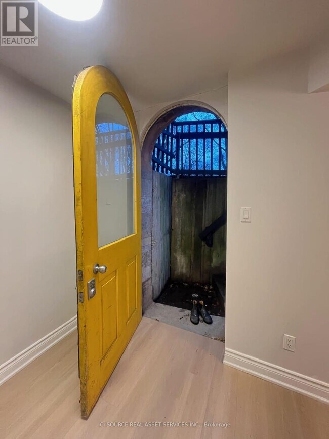 Photo du bâtiment - 2 Bellwoods Park