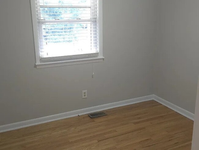 Building Photo - 840 Durwood Dr