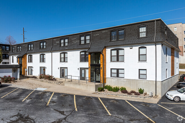 Building Photo - Fieldhouse View Apartments