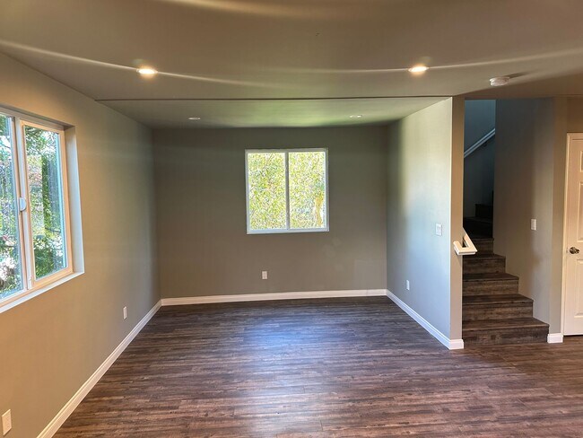 Foto del edificio - Charming 3 Bedroom 2 bathroom back house in the heart of San Diego's most desirable neighborhoods!