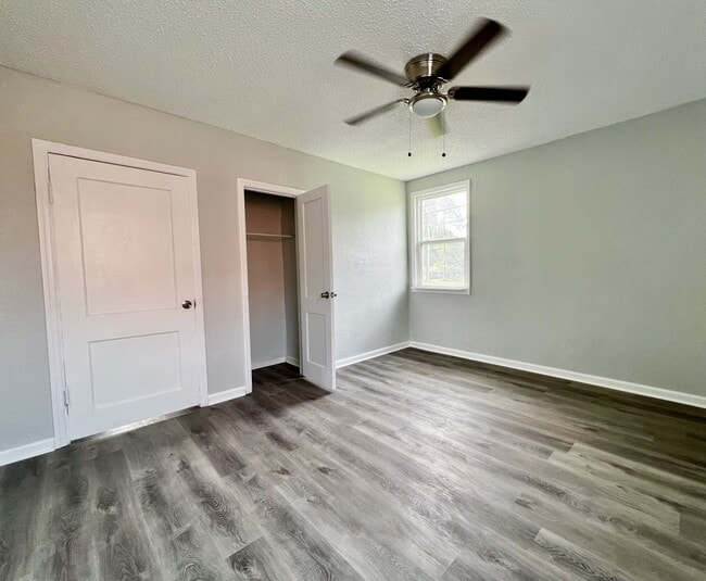 Building Photo - 3398 Southmont Drive, Unit A
