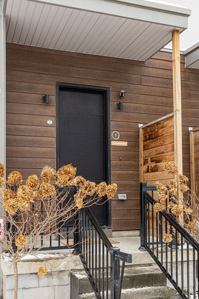 Photo du bâtiment - 18 Greenbriar Rd