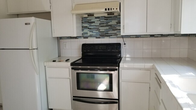 Foto del edificio - 1215 Sierra Village Way