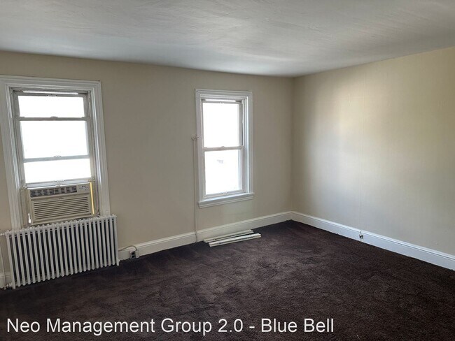 Building Photo - 3 br, 1 bath House - 326 E Moore St