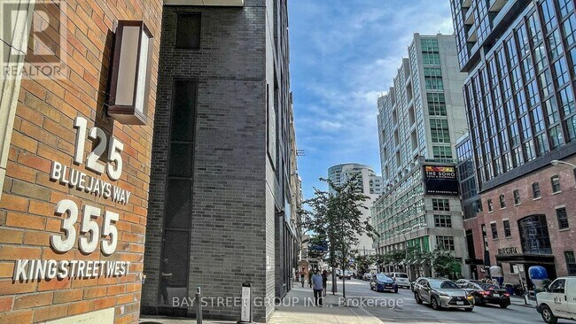 Photo du bâtiment - 125 Blue Jays Way