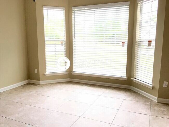 Building Photo - 8479 Glendevon Ct