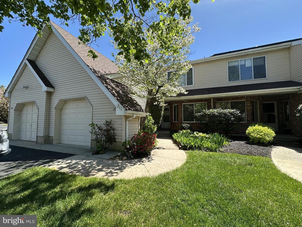 Foto principal - 211 Nathan Dr