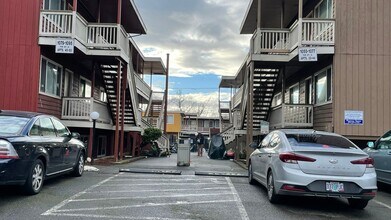 Building Photo - #375 WILLAMETTE TERRACE