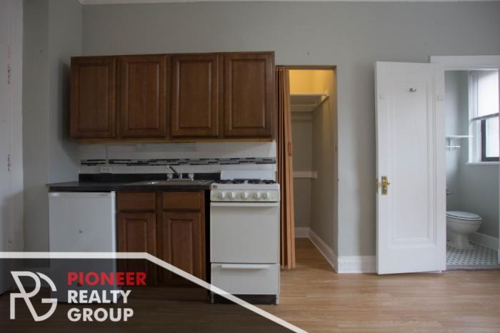 Building Photo - 0 bedroom in CHICAGO IL 60613