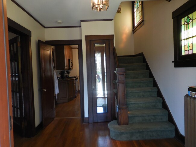 Building Photo - 3452 Beechwood Blvd