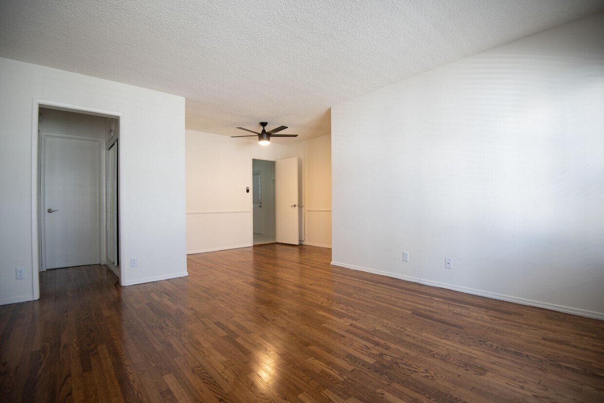 Foto principal - 11948 Magnolia Blvd