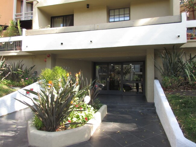 Outside Entry - 740 N Kings Rd
