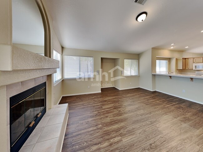 Building Photo - 9201 Magic Flower Ave