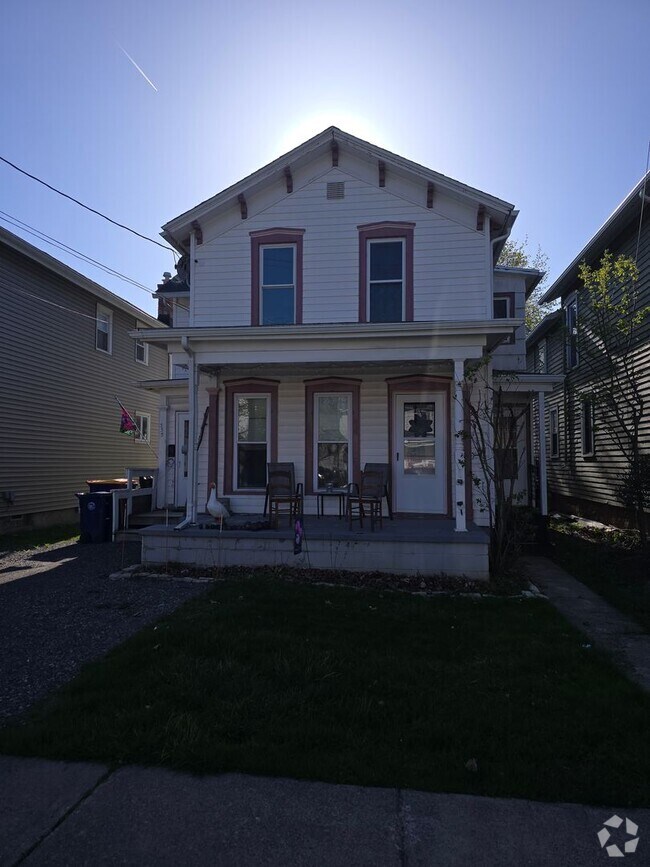 Building Photo - 335 Pine St
