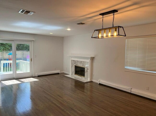 Foto del edificio - 29 Hickory Rd