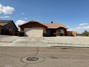 Building Photo - 16392 Appletree Ln