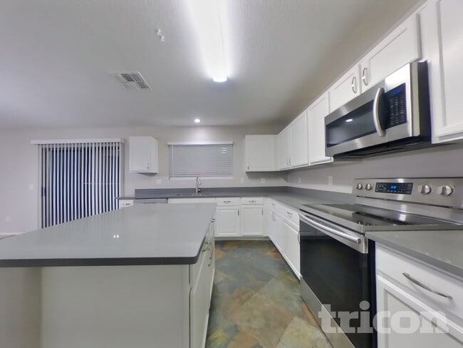 Building Photo - 15923 N 169th Dr