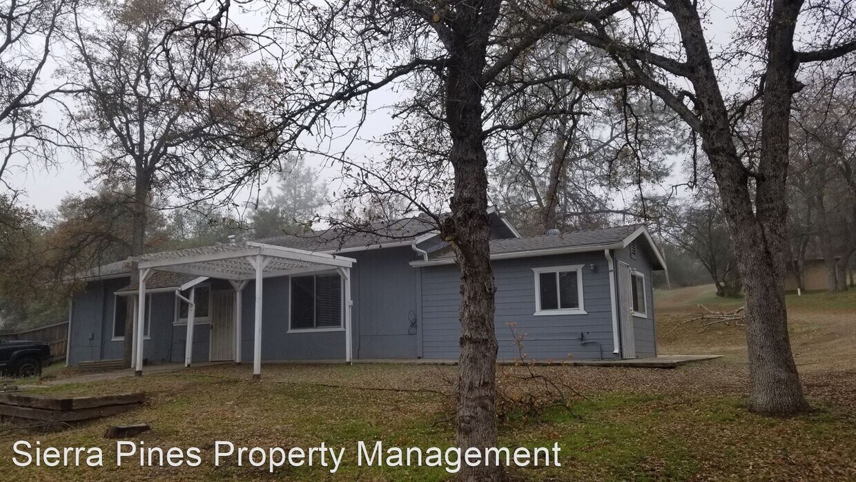 2 br, 1 bath House 44599 Savage Road House Rental in Coarsegold, CA