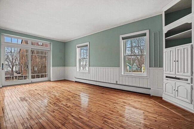 Foto del edificio - 2906 Lakeland Ave