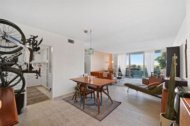 Foto del edificio - 3301 NE 5th Ave