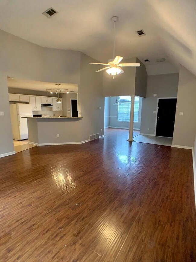 10110 Cameron Ridge TR, Memphis, TN 38016 House Rental in Memphis, TN