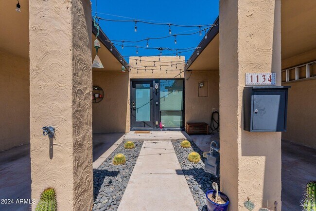 Foto del edificio - 1134 E Rovey Ave