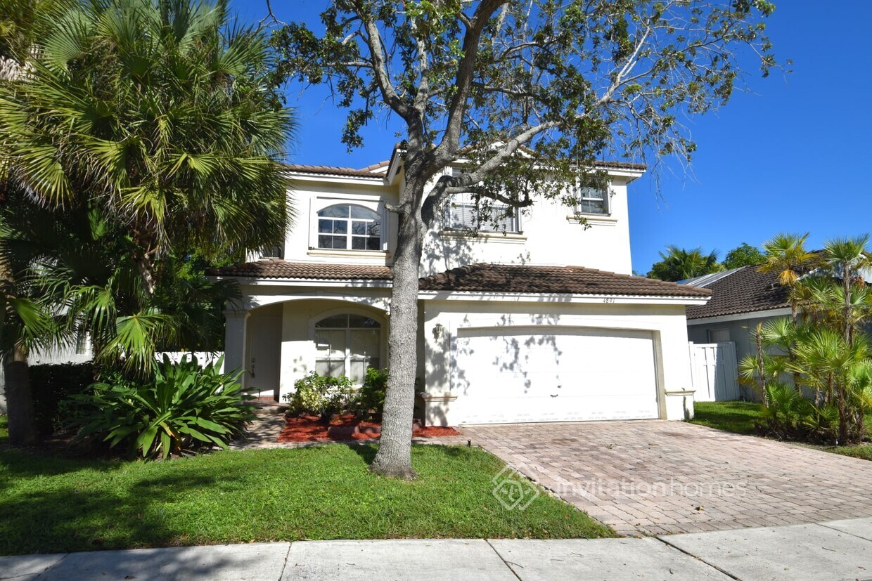 Foto principal - 4891 SW 35th Terrace