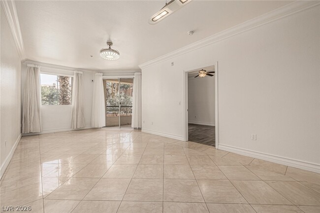 Building Photo - 210 E Flamingo Rd