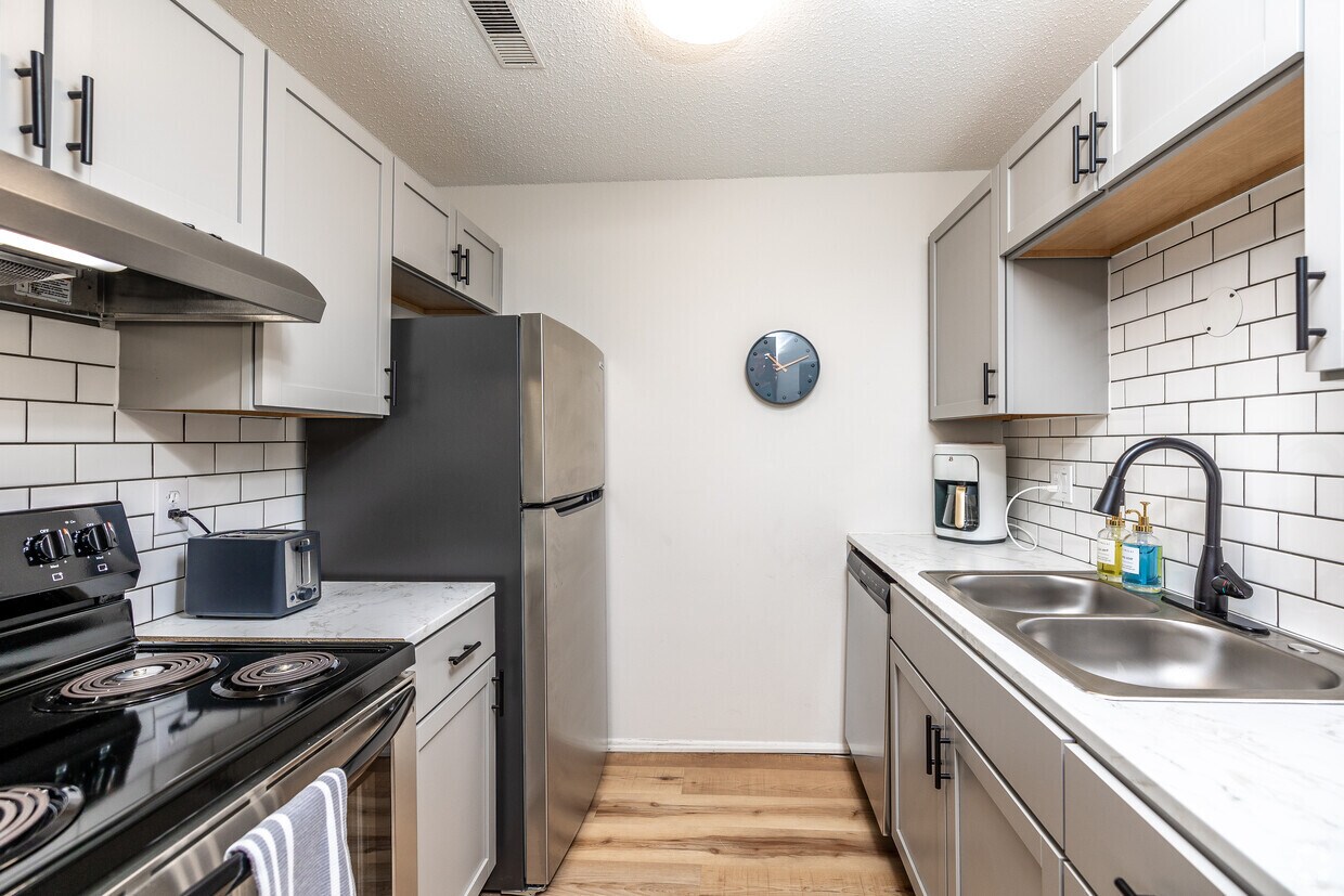 Finn Apartments 2221 Stanton Ave Des Moines, IA Apartments for Rent in Des Moines