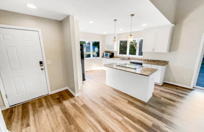 Foto del edificio - 377 Oakwood Dr