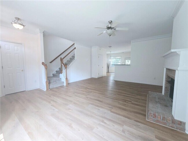 Foto del edificio - 1318 Guilderoy Ln