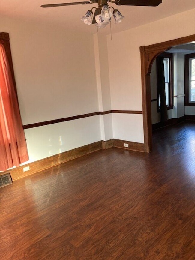 Foto del edificio - 3 br, 2 bath House - 15 E BAHNEY AVE