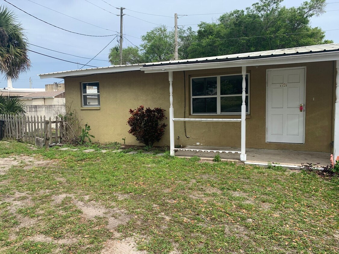 Foto principal - 1703 Edgewater Dr