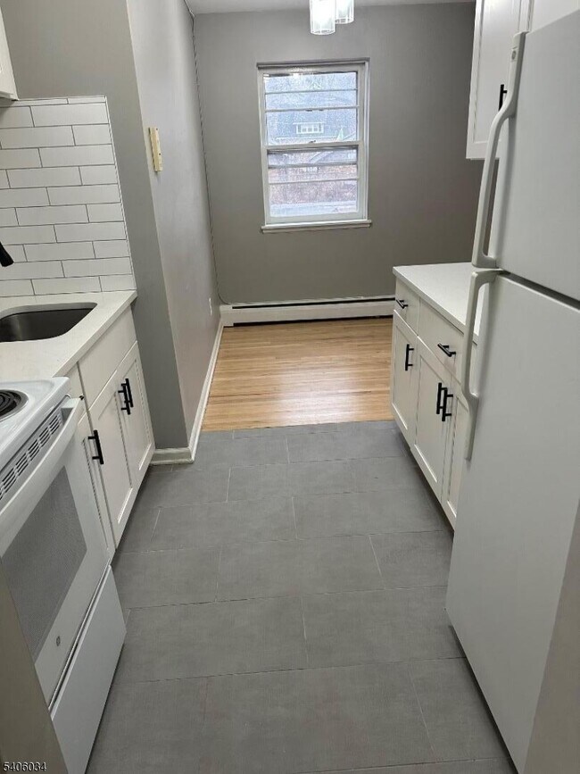 Foto del edificio - 138 Roseland Ave