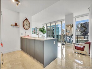 Building Photo - 1300 Brickell Bay Dr
