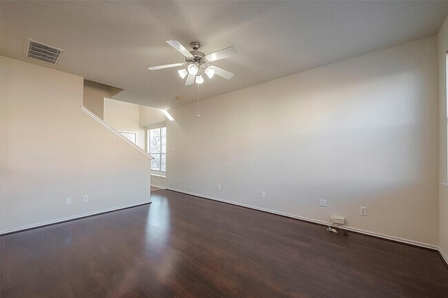Foto del edificio - 14330 Fairbuff Ln
