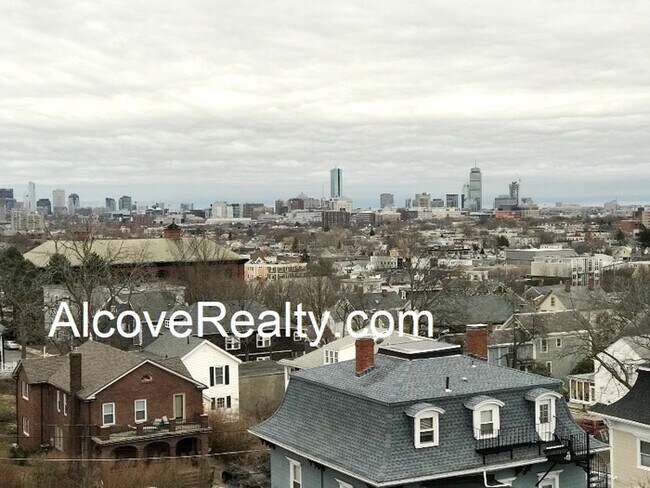 Building Photo - 41 Belmont St