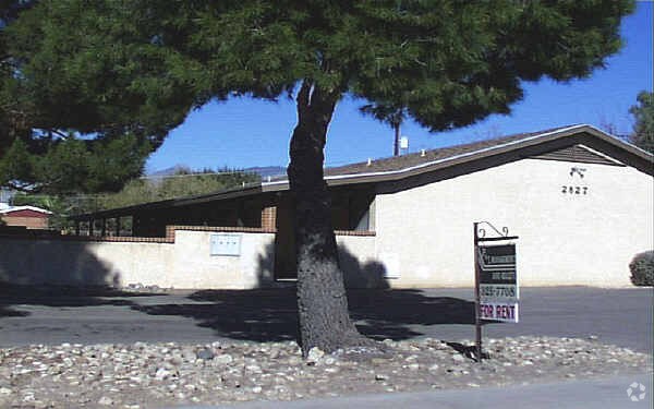 Primary Photo - 2811-2827 E Fort Lowell Rd