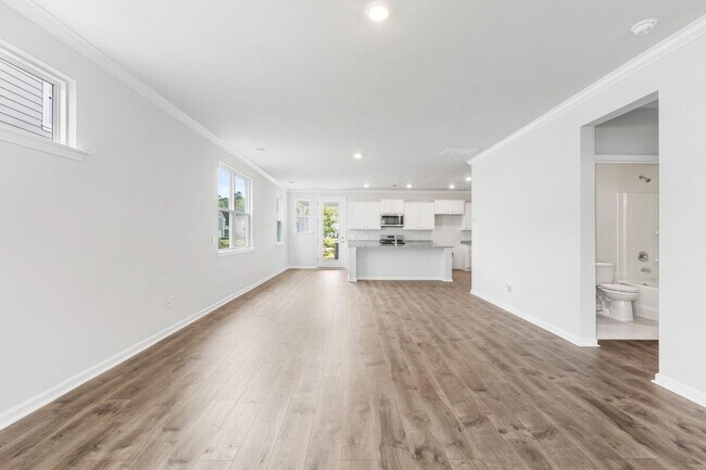 Foto del edificio - Move-In Ready Home with Luxury Finishes & Prime Location!