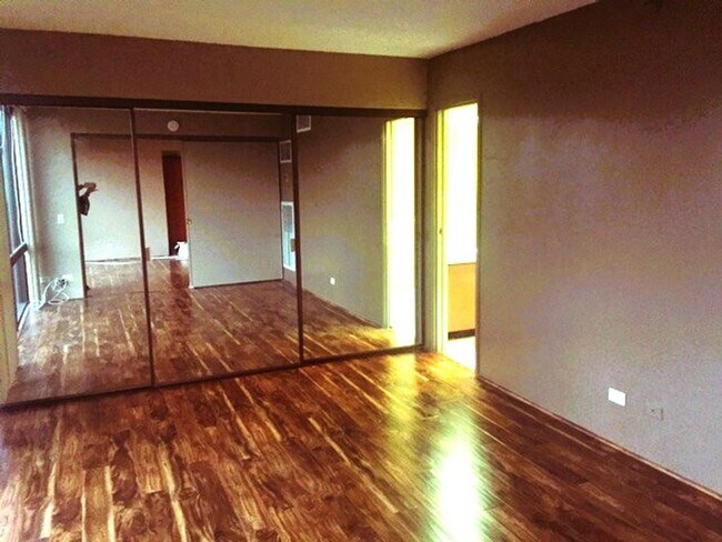 Foto del edificio - Beautiful & Convenient Punahou/Makiki 3-BR, 2-BA, 2-Parking