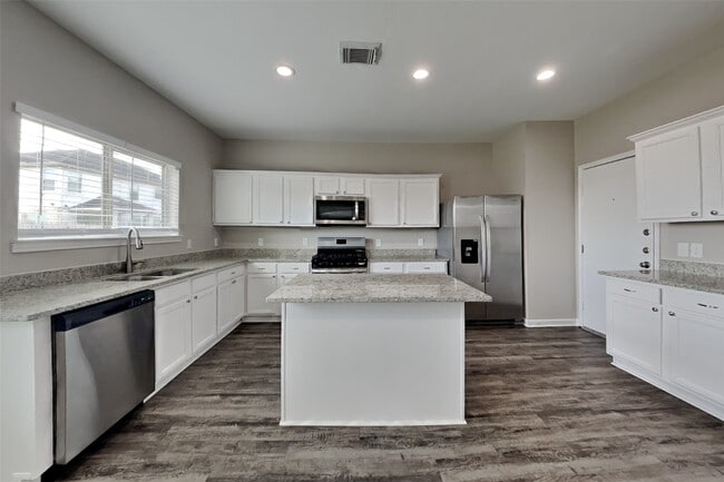 Building Photo - 2902 Crestbrook Bend Ln